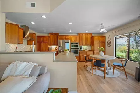 Kitchen - 328 Montecito Gln, Escondido, CA 92025 photo 1 of 5