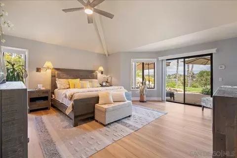 Bedroom - 328 Montecito Gln, Escondido, CA 92025 photo 1 of 4