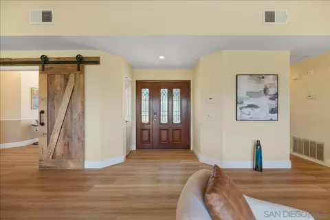 Entry Way - 328 Montecito Gln, Escondido, CA 92025 photo 1 of 3
