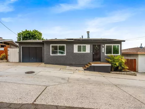 2462 44th, San Diego, CA 92105