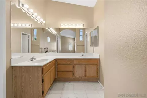 Bath - 3143 Lamar Ct, Spring Valley, CA 91977 photo 2 of 4
