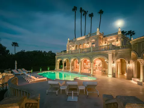 Exterior - 1900 Spindrift Dr, La Jolla, CA 92037 photo 6 of 6