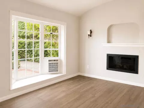 950-958 B Ave, Coronado, CA 92118 photo 8