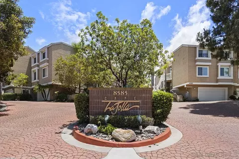8585 Via Mallorca UNIT 42, La Jolla, CA 92037