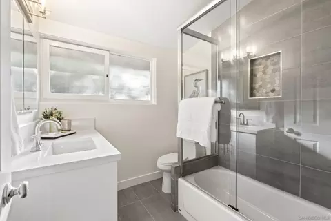 Bath - 1010 Alameda, Coronado, CA 92118 photo 2 of 2