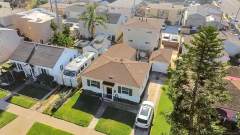 909-911 Chalcedony St, San Diego, CA 92109