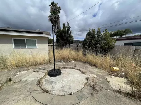 Exterior - 2039 E Washington, Escondido, CA 92027 photo 5 of 8