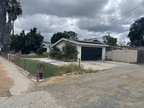 Exterior - 2039 E Washington, Escondido, CA 92027 photo 2 of 8