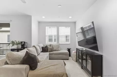 Living - 2815 Elderflower, Spring Valley, CA 91977 photo 1 of 2