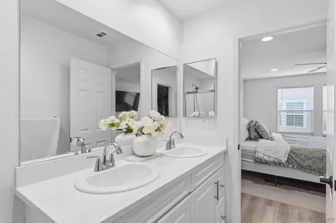 Bath - 2815 Elderflower, Spring Valley, CA 91977 photo 3 of 3