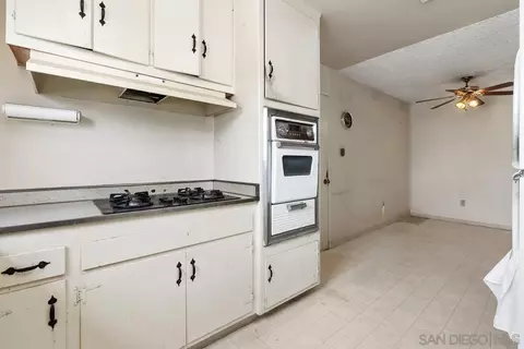 Kitchen - 9218 Ellenbee Rd, Santee, CA 92071 photo 3 of 4