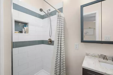 Bath - 12934 Slack, Poway, CA 92064 photo 4 of 5