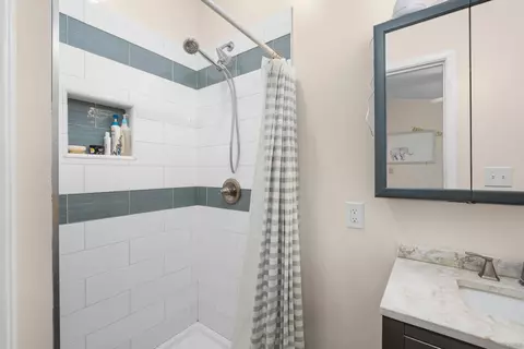Bath - 12934 Slack, Poway, CA 92064 photo 3 of 5