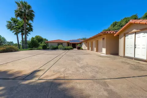 Exterior - 13154 Glen Circle Rd, Poway, CA 92064 photo 2 of 15
