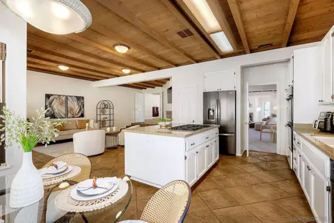 Kitchen - 13154 Glen Circle Rd, Poway, CA 92064 photo 4 of 5