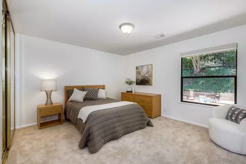 Bedroom - 13154 Glen Circle Rd, Poway, CA 92064 photo 4 of 5