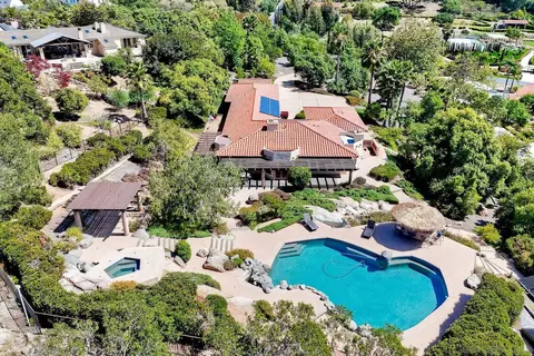 View/Area - 13154 Glen Circle Rd, Poway, CA 92064 photo 3 of 14