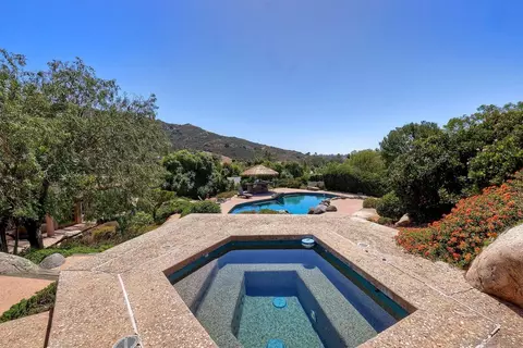 Exterior - 13154 Glen Circle Rd, Poway, CA 92064 photo 10 of 15