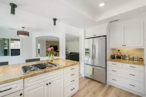 Kitchen - 15887 Hidden Valley Dr, Poway, CA 92064 photo 6 of 7