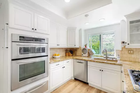 Kitchen - 15887 Hidden Valley Dr, Poway, CA 92064 photo 3 of 7