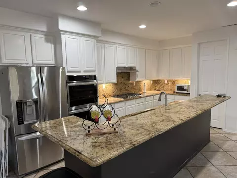 Kitchen - 543 Silverhawk Dr, Corona, CA 92879 photo 1 of 5