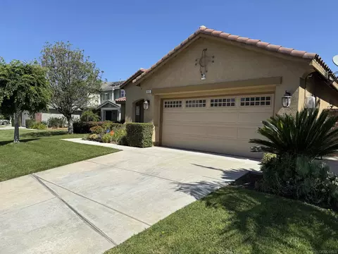 Exterior - 543 Silverhawk Dr, Corona, CA 92879 photo 3 of 4