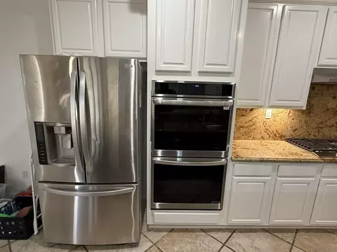 Kitchen - 543 Silverhawk Dr, Corona, CA 92879 photo 5 of 5