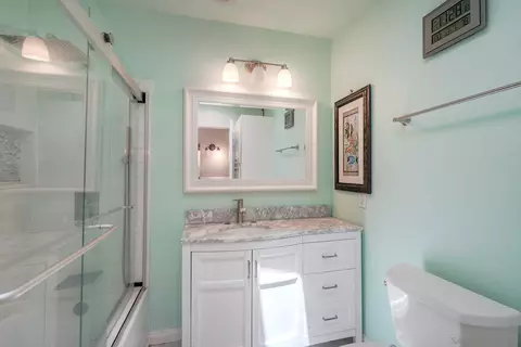 Bath - 3597 Pear Blossom Dr, Oceanside, CA 92057 photo 3 of 4