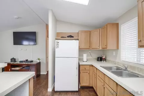 Kitchen - 3505 Alpine Blvd #49, Alpine, CA 91901 photo 4 of 6