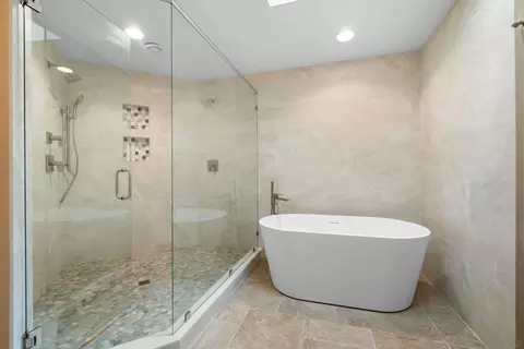 Bath - 15925 Lime Grove Rd, Poway, CA 92064 photo 2 of 5