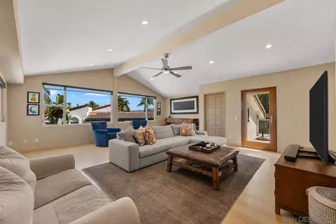 Living - 15925 Lime Grove Rd, Poway, CA 92064 photo 3 of 4