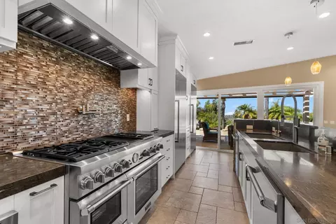 Kitchen - 15925 Lime Grove Rd, Poway, CA 92064 photo 2 of 3