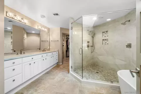 Bath - 15925 Lime Grove Rd, Poway, CA 92064 photo 1 of 5
