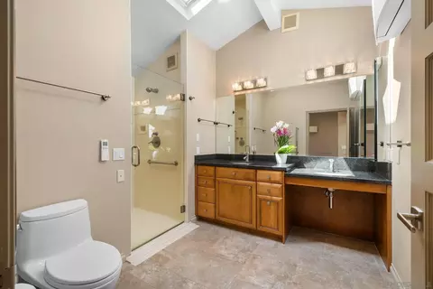 Bath - 15925 Lime Grove Rd, Poway, CA 92064 photo 4 of 5
