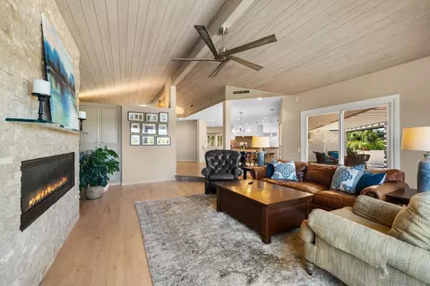 Living - 15925 Lime Grove Rd, Poway, CA 92064 photo 2 of 4