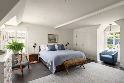 Bedroom - 6714 Muirlands, La Jolla, CA 92037 photo 4 of 6