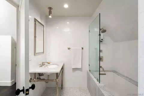 Bath - 6714 Muirlands, La Jolla, CA 92037 photo 5 of 5