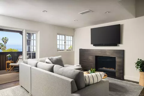 Living - 6714 Muirlands, La Jolla, CA 92037 photo 4 of 5