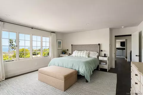 Bedroom - 6714 Muirlands, La Jolla, CA 92037 photo 3 of 6