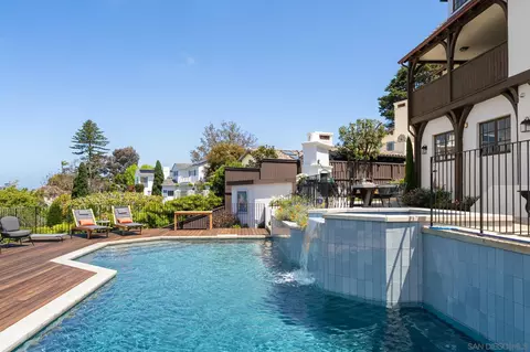 Exterior - 6714 Muirlands, La Jolla, CA 92037 photo 3 of 6