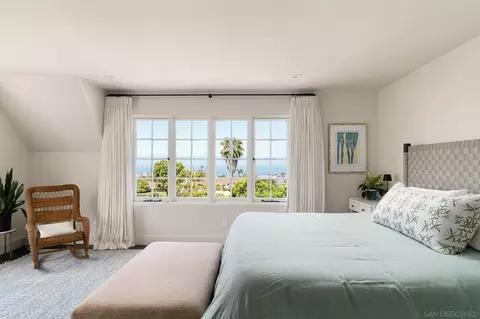 Bedroom - 6714 Muirlands, La Jolla, CA 92037 photo 1 of 6
