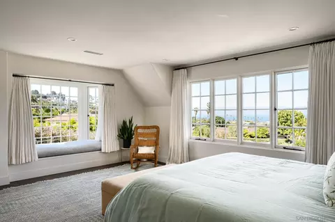 Bedroom - 6714 Muirlands, La Jolla, CA 92037 photo 2 of 6