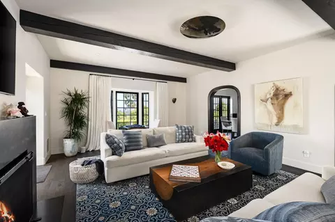 Living - 6714 Muirlands, La Jolla, CA 92037 photo 2 of 5