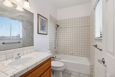 Bath - 3844 Alta Vis, Fallbrook, CA 92028 photo 7 of 7