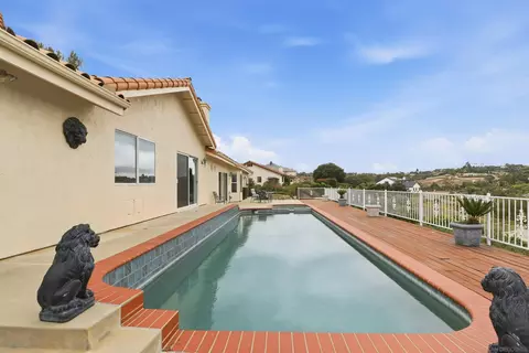Exterior - 3844 Alta Vis, Fallbrook, CA 92028 photo 14 of 17