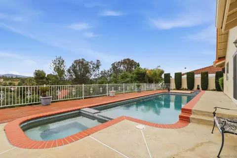 Exterior - 3844 Alta Vis, Fallbrook, CA 92028 photo 17 of 17