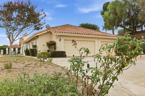 Exterior - 3844 Alta Vis, Fallbrook, CA 92028 photo 7 of 17