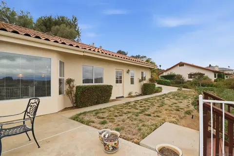 Exterior - 3844 Alta Vis, Fallbrook, CA 92028 photo 12 of 17
