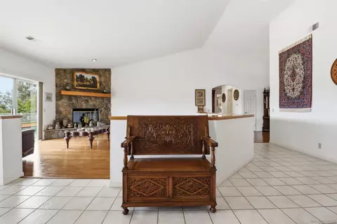 Entry Way - 3844 Alta Vis, Fallbrook, CA 92028 photo 3 of 4
