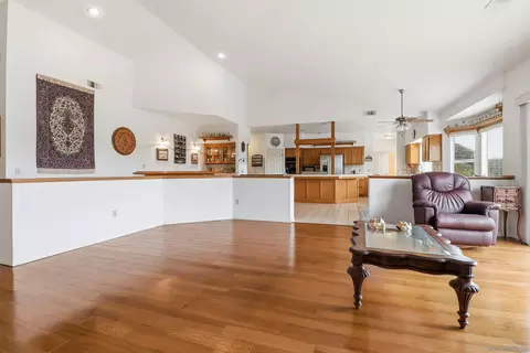 Living - 3844 Alta Vis, Fallbrook, CA 92028 photo 2 of 5